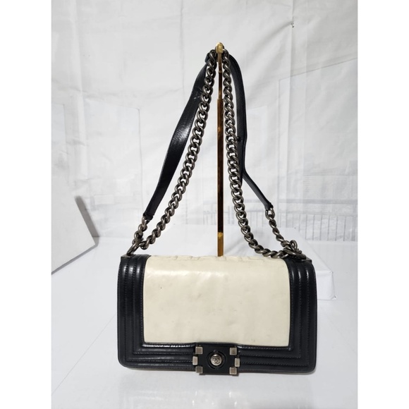 Authentic Chanel Medium Clasp Boy Bag Cream/Black - Picture 1 of 16
